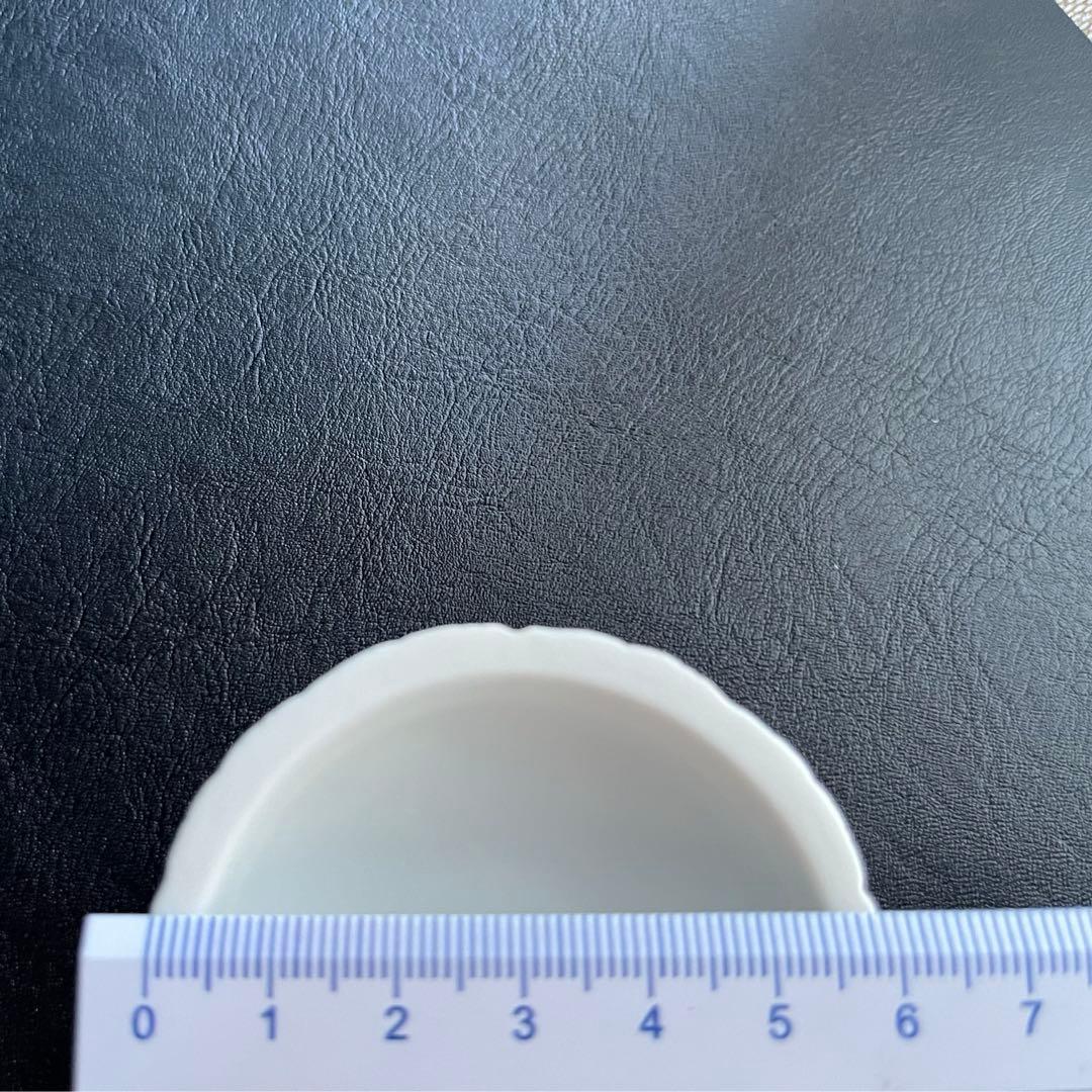 平戸　十五代　中里茂右衛門　白磁　菊香合