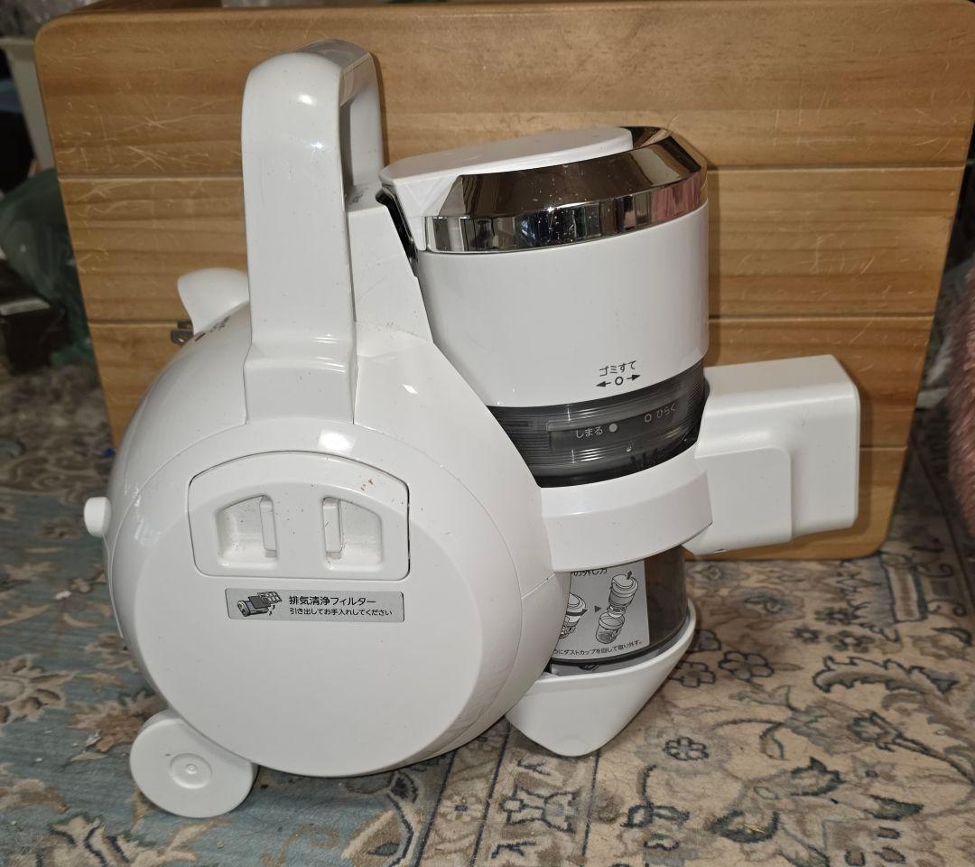 東芝クリーナー VC-S610X (w)2024製本体とホース