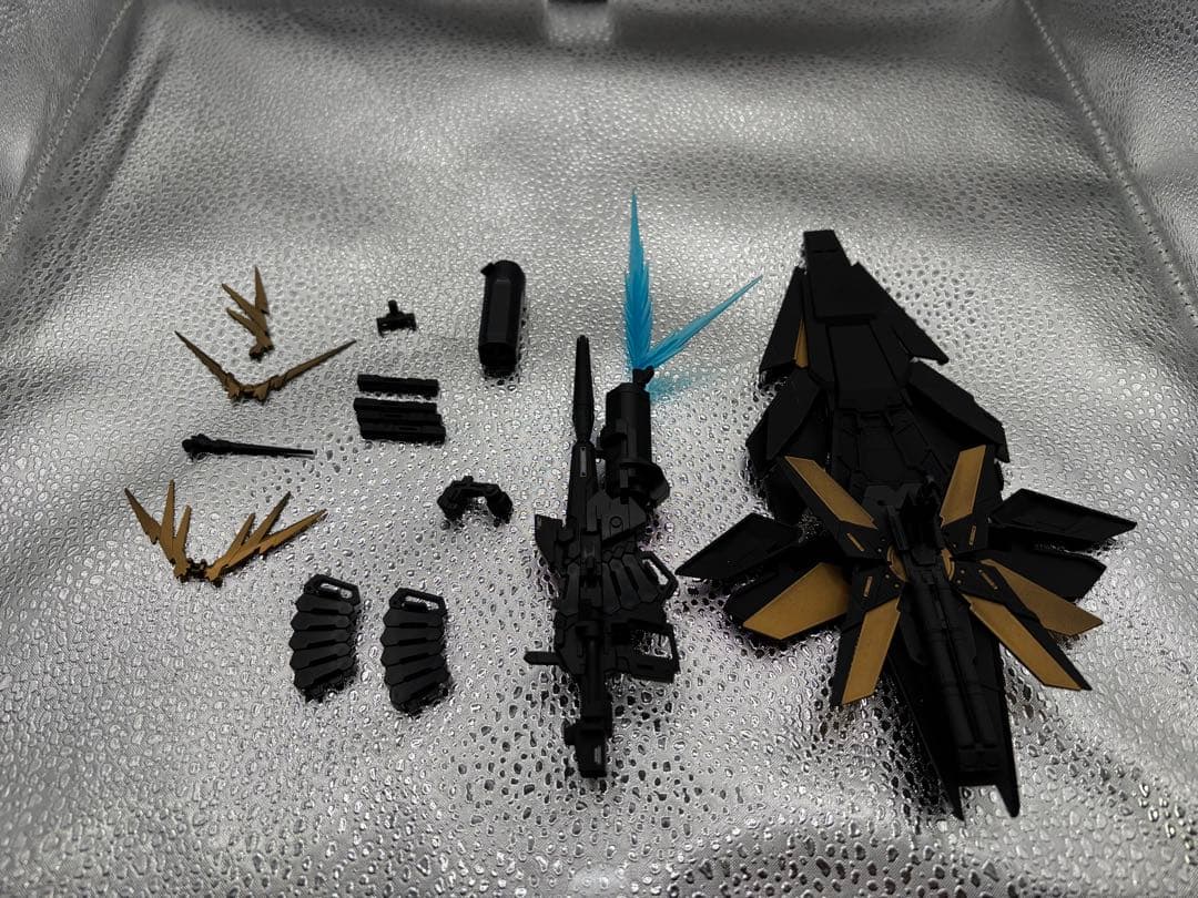 ＭＧ 1/100 ユニコーンガンダム2号機 バンシィ・ノルン 塗装済み完成品