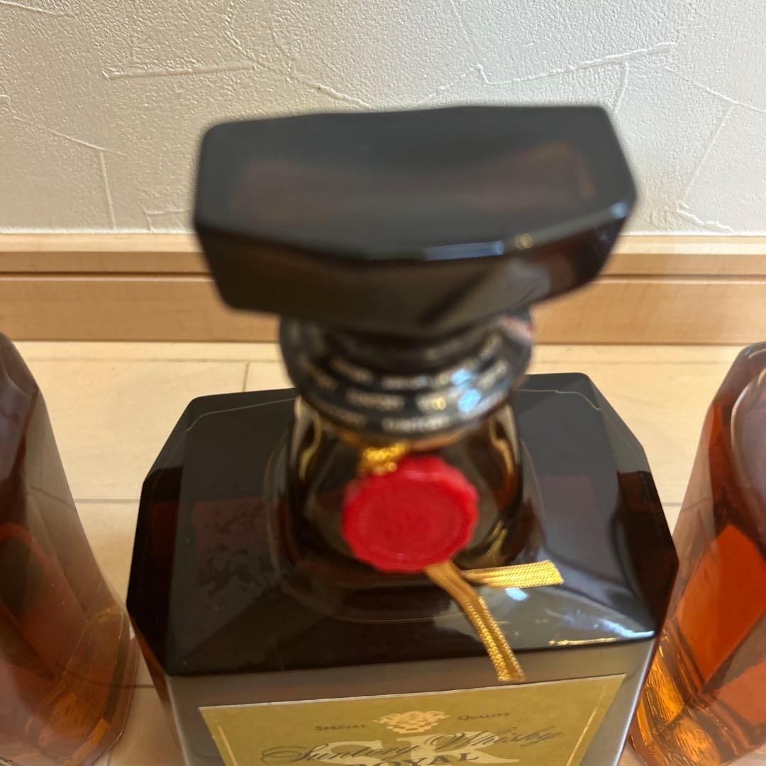 古酒　サントリー ローヤル（クィーンサイズ） & クレスト セット　2箱　4本