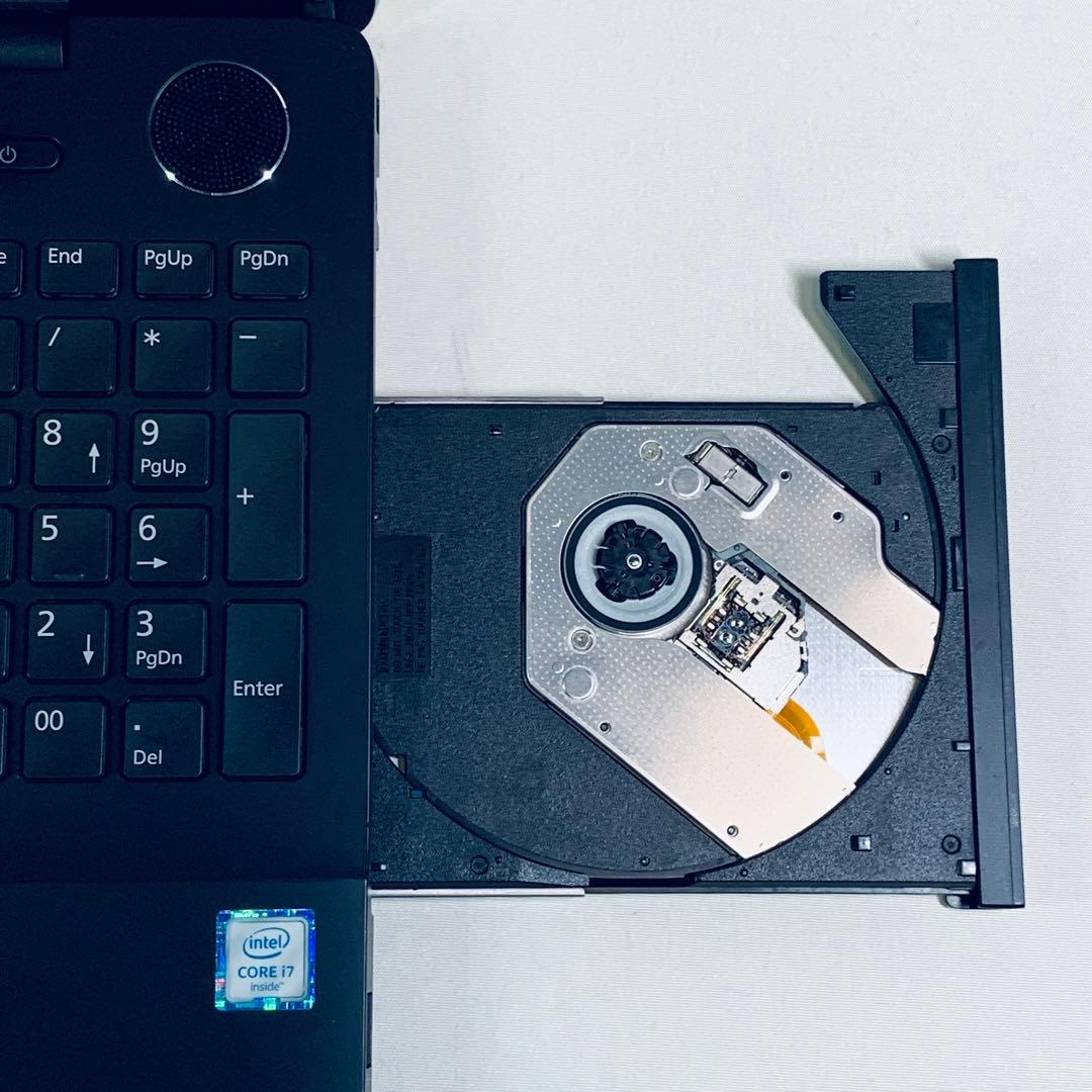 Core i7✨SSD1TB✨32GB✨カメラ✨ブラック✨富士通✨ノートパソコン