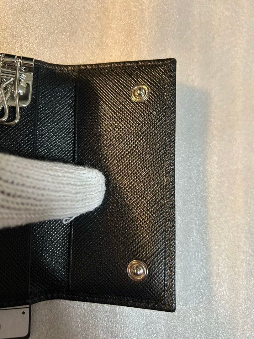 未使用　PRADA キーケース 三角ロゴ 6連 サフィアーノレザー ブラック