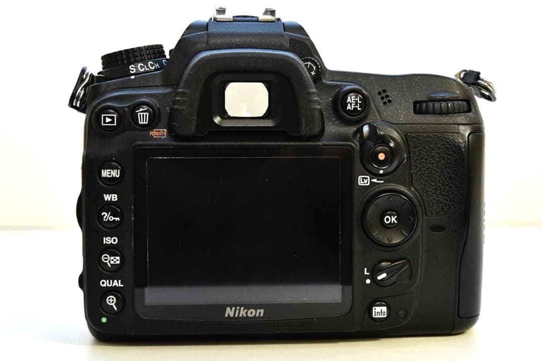 Nikon D7000 デジタル一眼レフカメラ