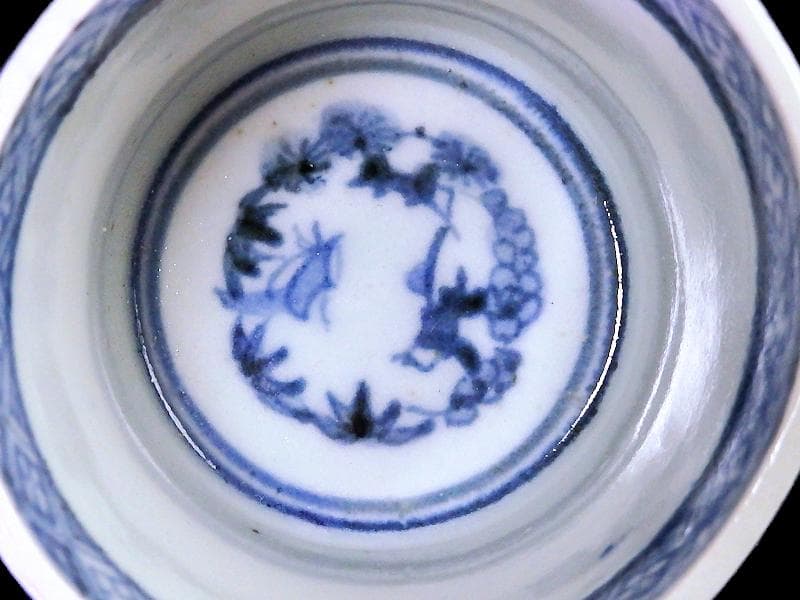 古伊万里　染付　牡丹に牡丹葉繋ぎ紋の図　蕎麦猪口　 C503AS-CSw