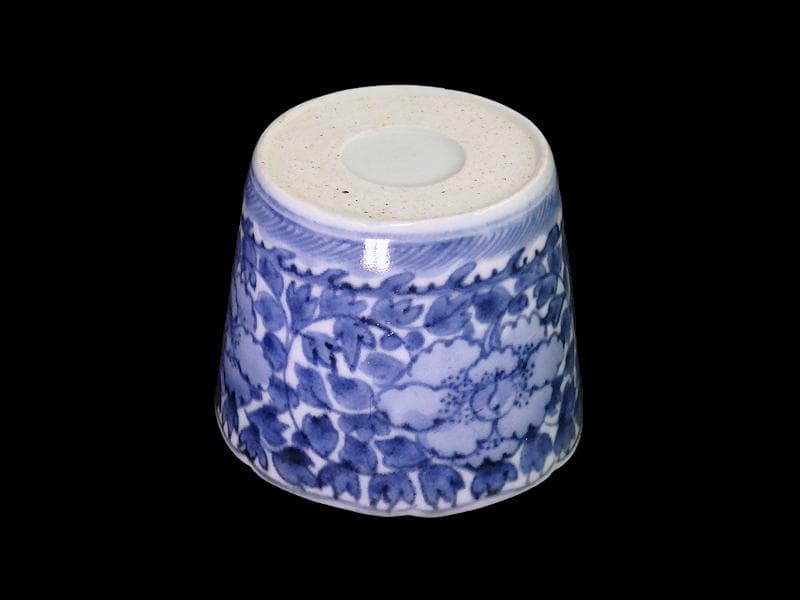 古伊万里　染付　牡丹に牡丹葉繋ぎ紋の図　蕎麦猪口　 C503AS-CSw