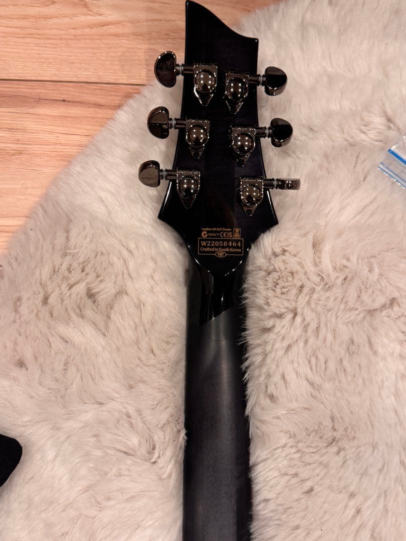 Schecter Hellraiser Hybrid FR / EMG搭載