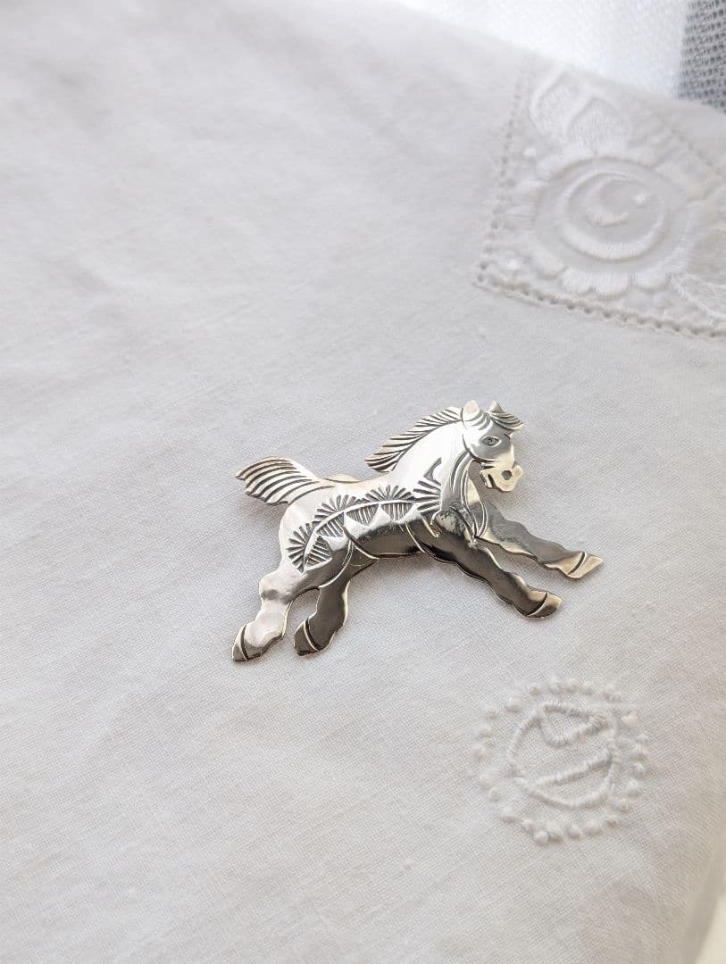 Navajo L.gerry作 ブローチ馬モチーフSterlingSilver