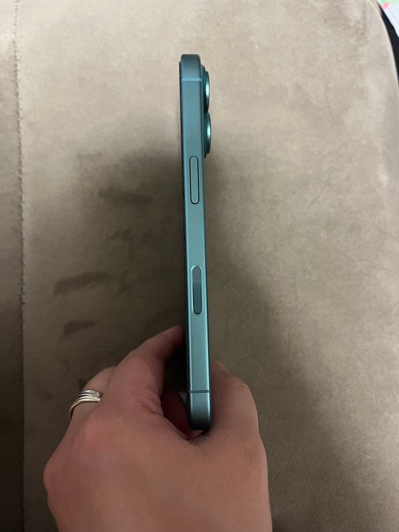 iPhone16 128GB ティール 極美品 SIMフリー 箱付き