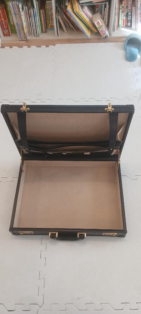 BALLY バリー アタッシュケース HPロゴ入り 黒 鍵付き