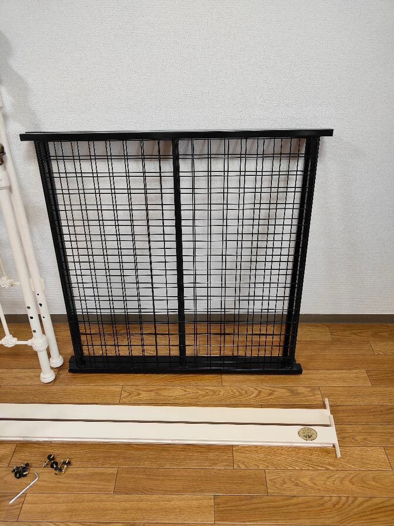 ローラアシュレイ　シングル　アイアン　ベッド　フレーム　ベッドガード付