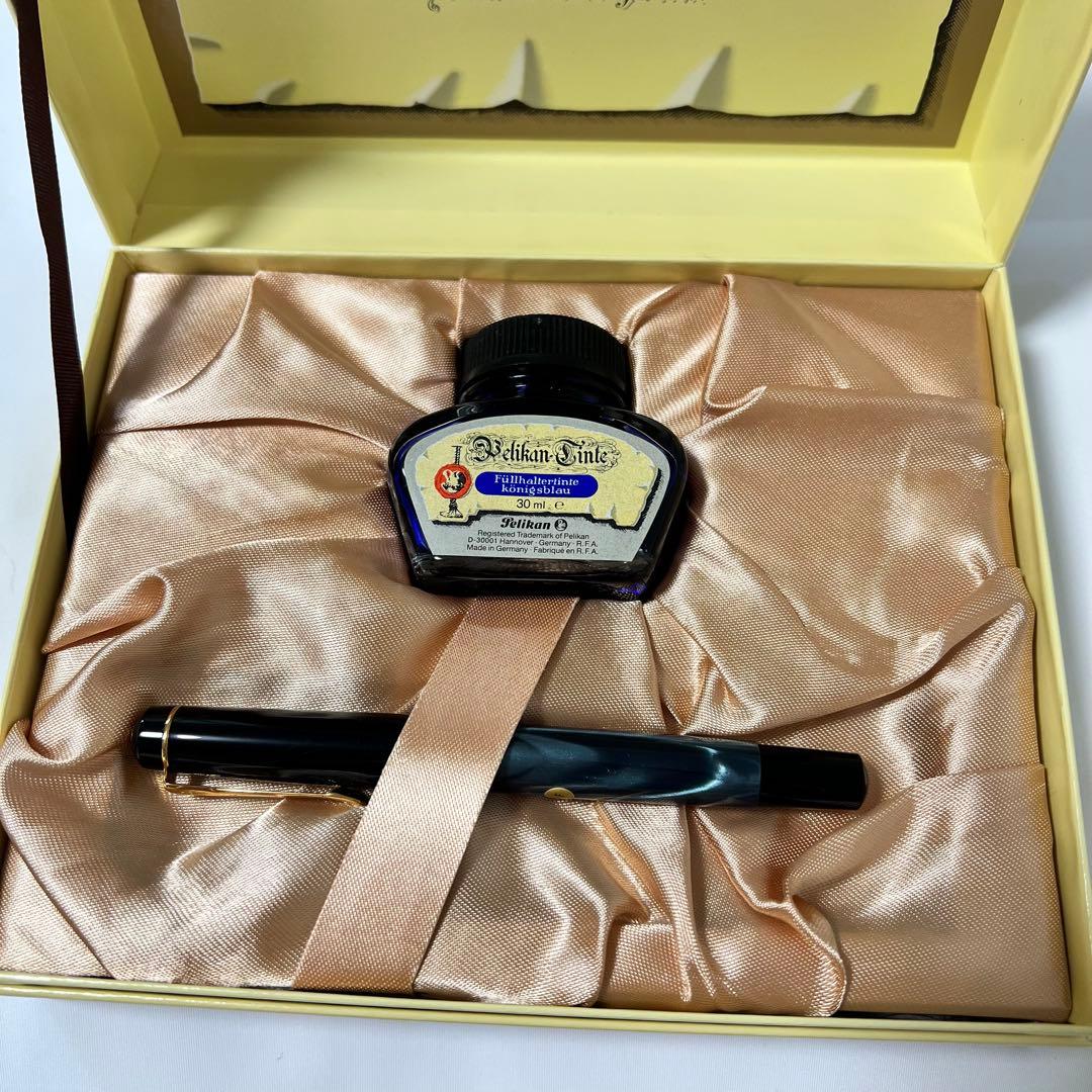 【美品】Pelikan 万年筆とインクセット 30ml ロイヤルブルー ペリカン