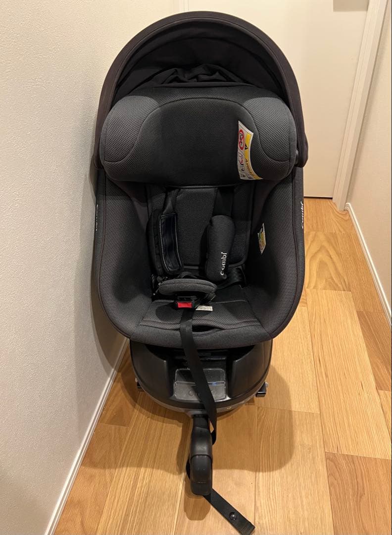 Combi クルムーヴ コンパクト*チャイルドシート