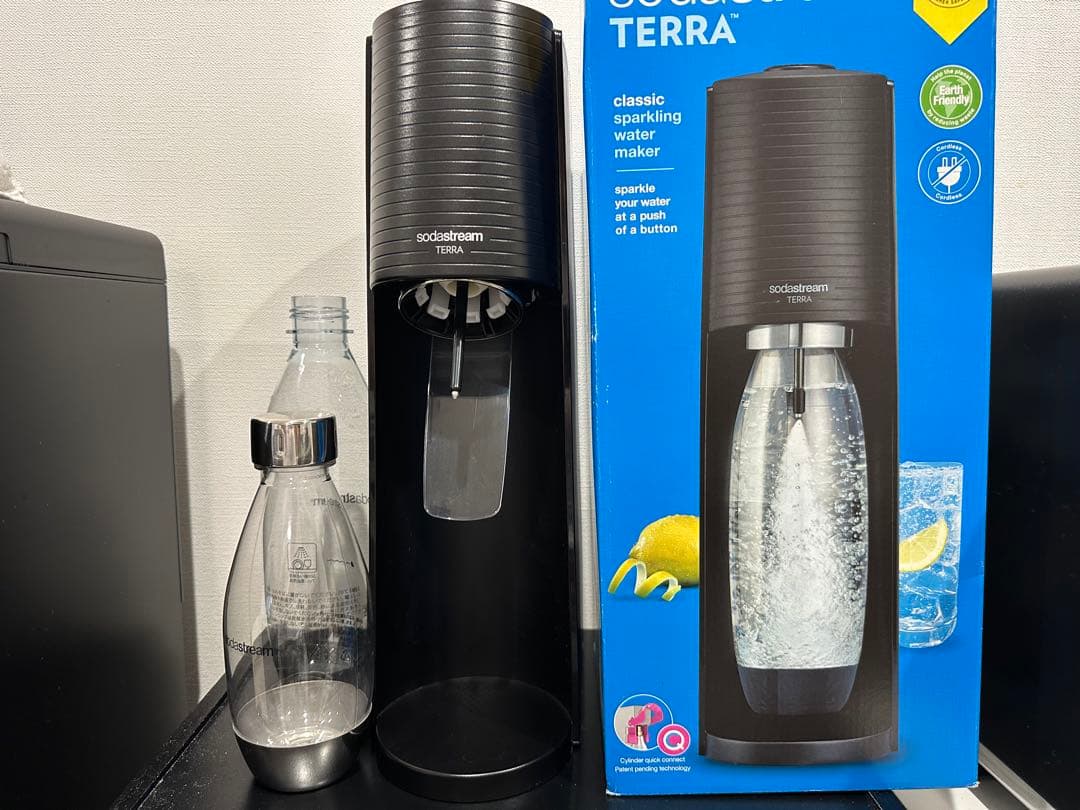 週末割　sodastream TERRA 炭酸水メーカー ガラスボトル２本付き