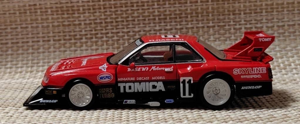 TLヴィンテージ ネオ トミカ スカイラインスーパーシルエット 84年仕様