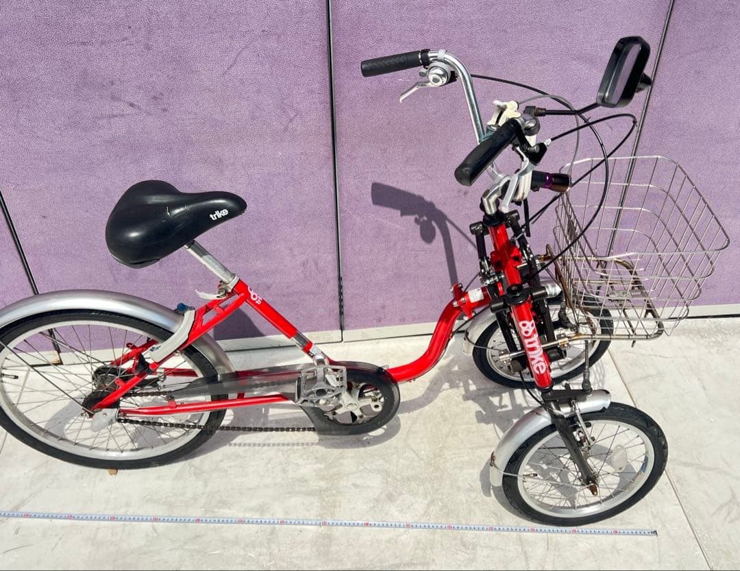 Trike 社 ユニバーサルトライク赤い三輪車