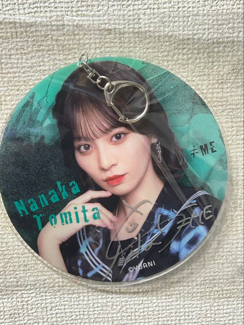産*ー様 冨田菜々風　サイン入りBIGキーホルダー（新品未開封）