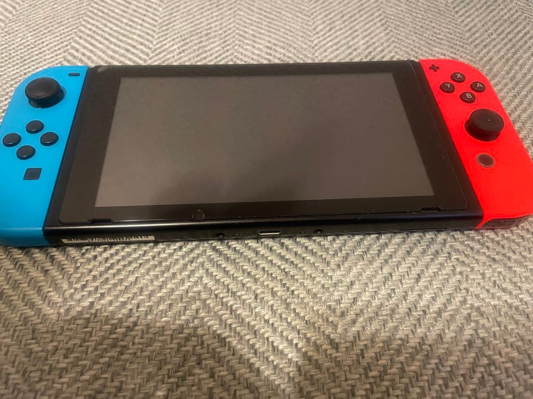【良品】Nintendo Switch 本体 ネオンブルー／ネオンレッド