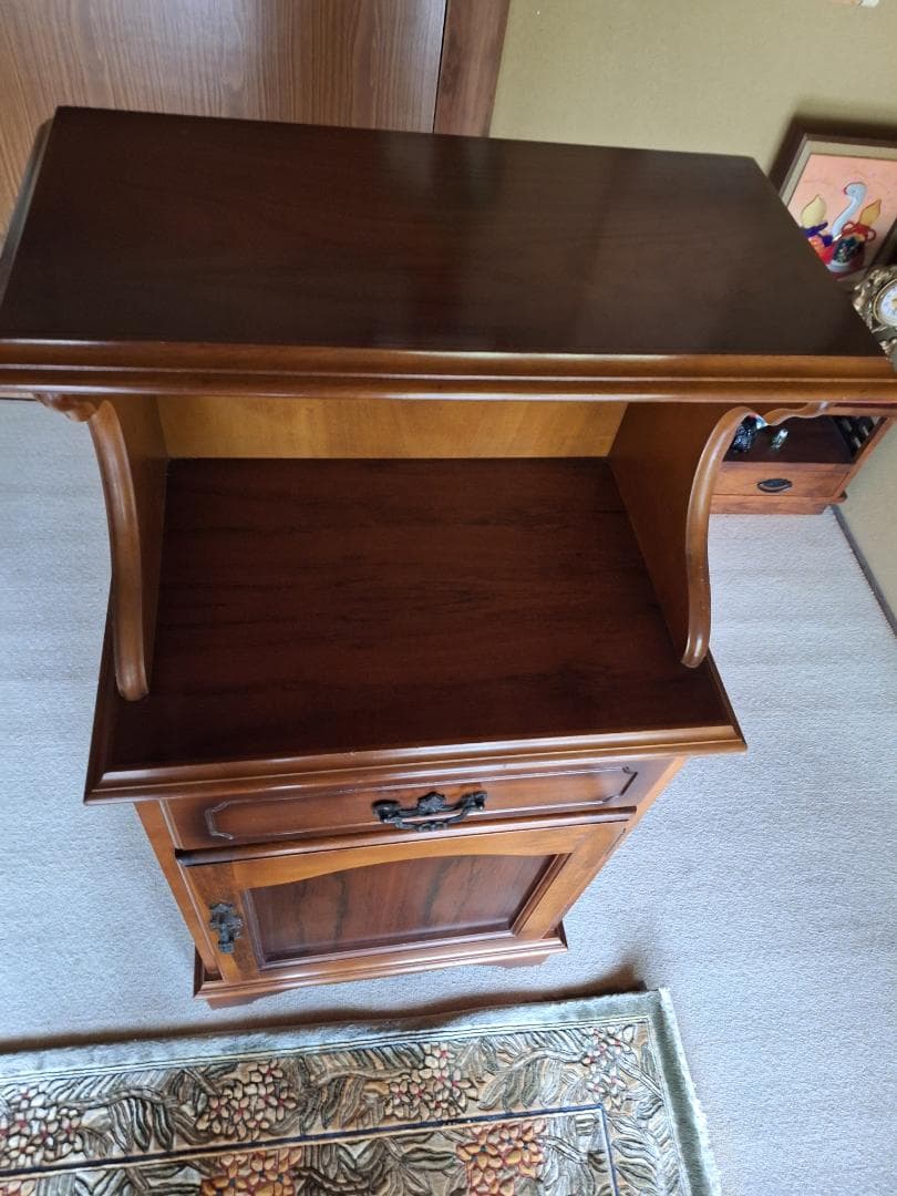 美品！karimoku カリモク コロニアル 電話台 花台 リビング収納