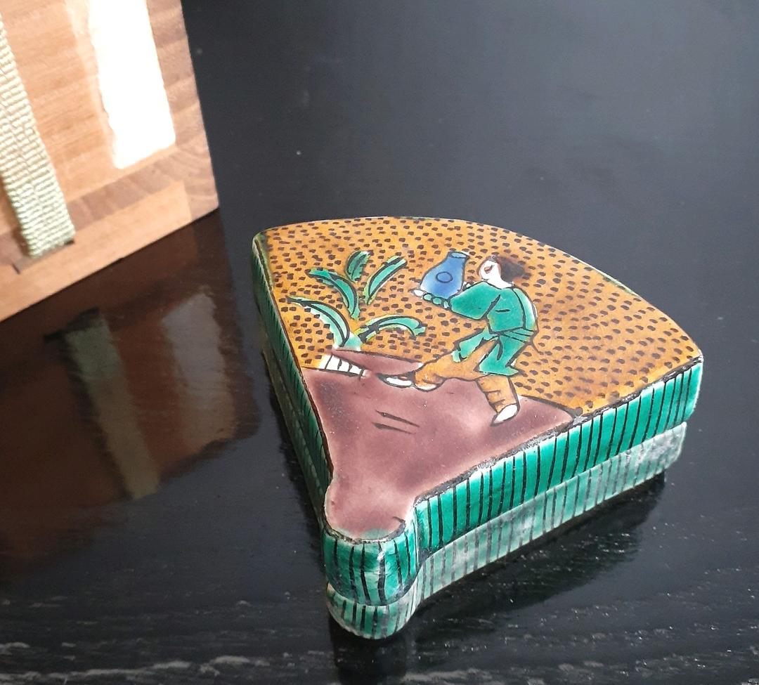 【名品】江戸末期～明治時代　古九谷　青手古九谷　扇形　壺運びの図　香合　茶道具