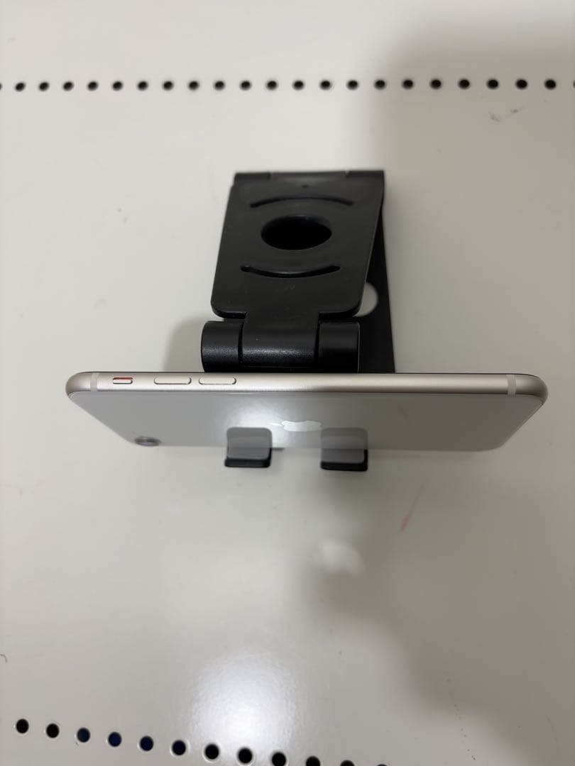 早い者勝ち　[SIMフリー]Apple iPhone se3 64GB