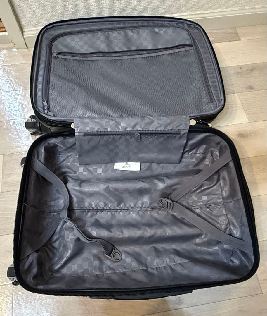 T*n様 Samsonite グレー キャリーケース 4輪