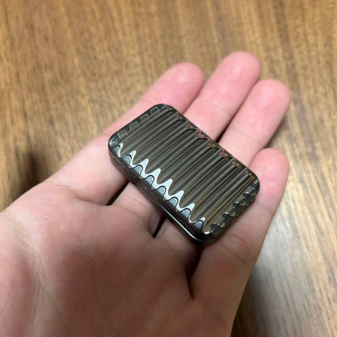 MAGNUS Crinkle Zirc/Ti/Zirc フィジェットトイ