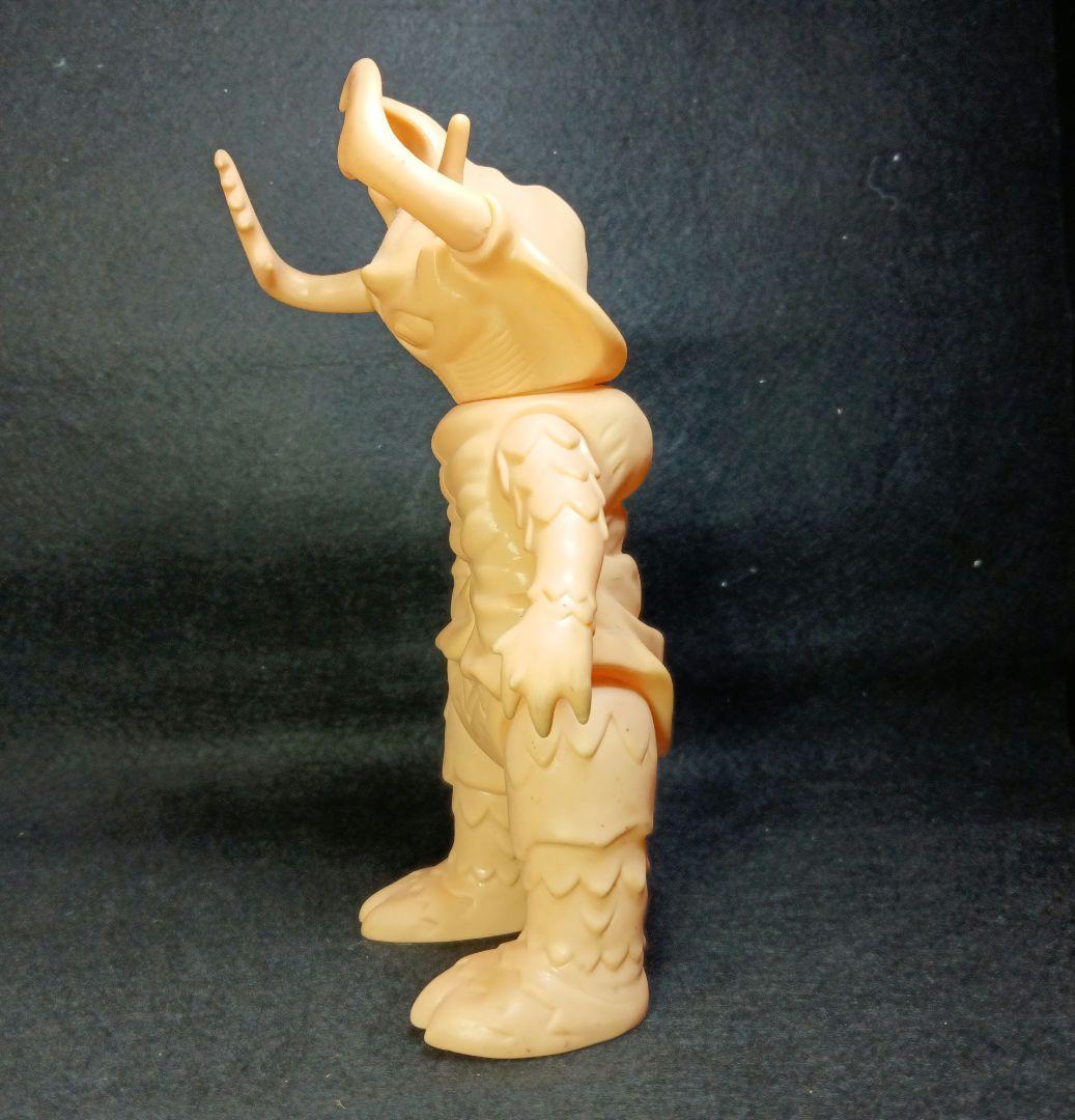 ブルマァク 「アントラー」 肌色成形 無彩色 怪獣 ソフビ