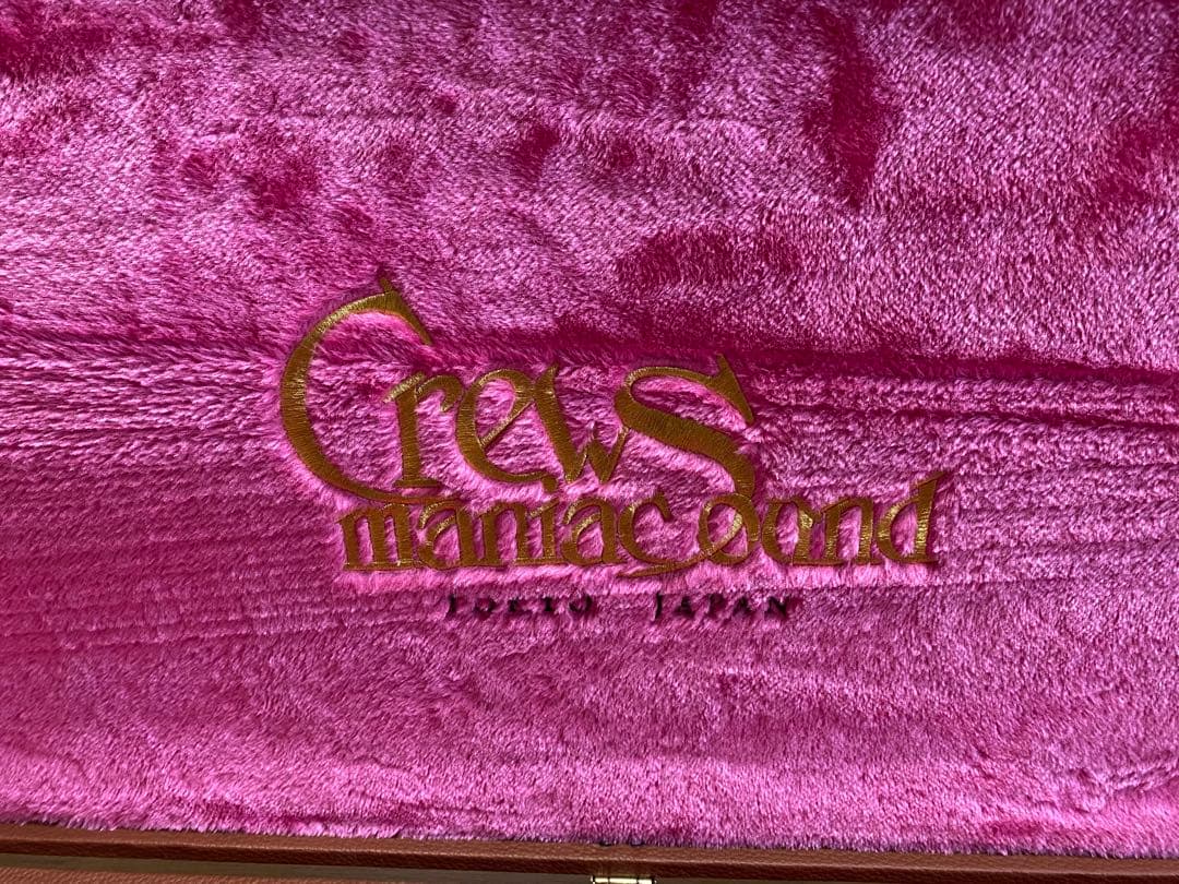 Crewsオリジナル、ベース用ハードケースです。