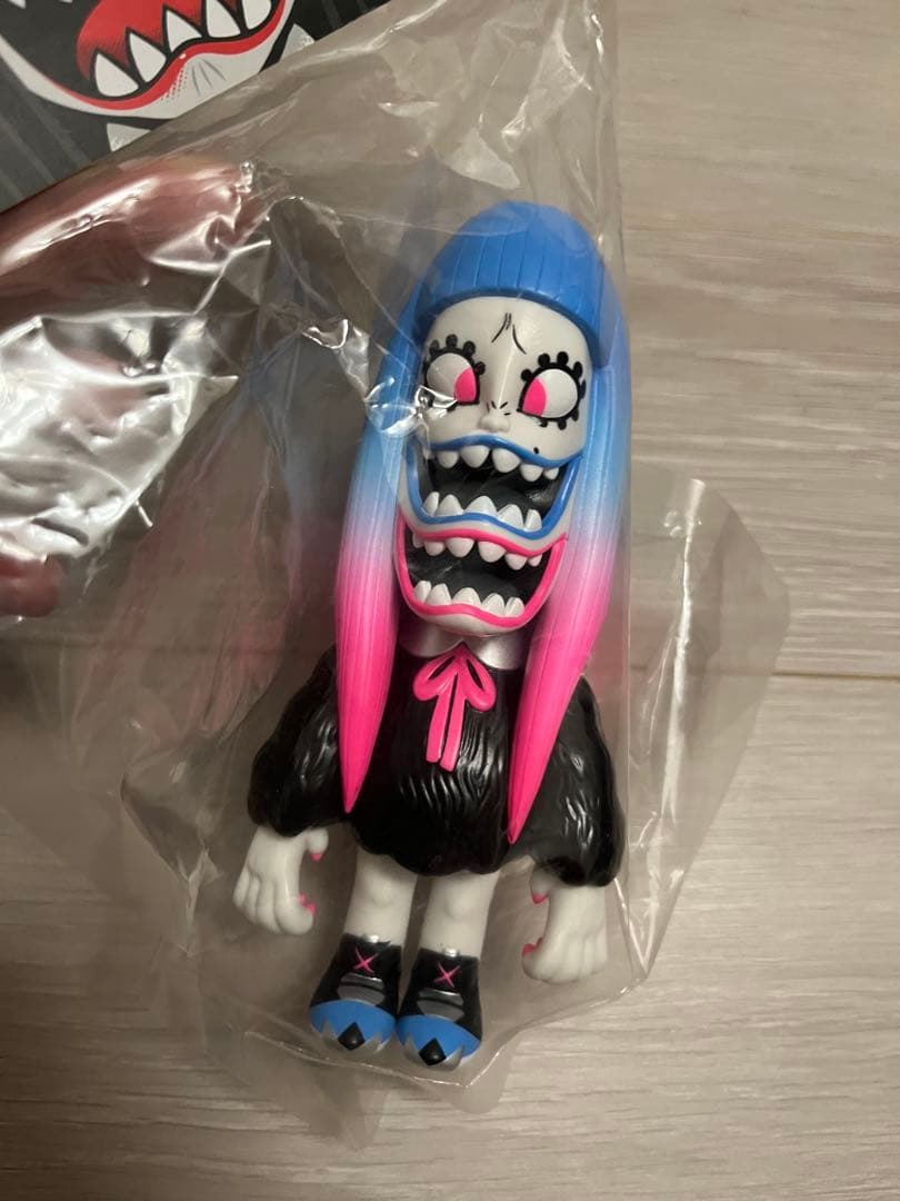 GRAPE BRAIN ゲラゲラ ソフビ フィギュア 二口裂け女