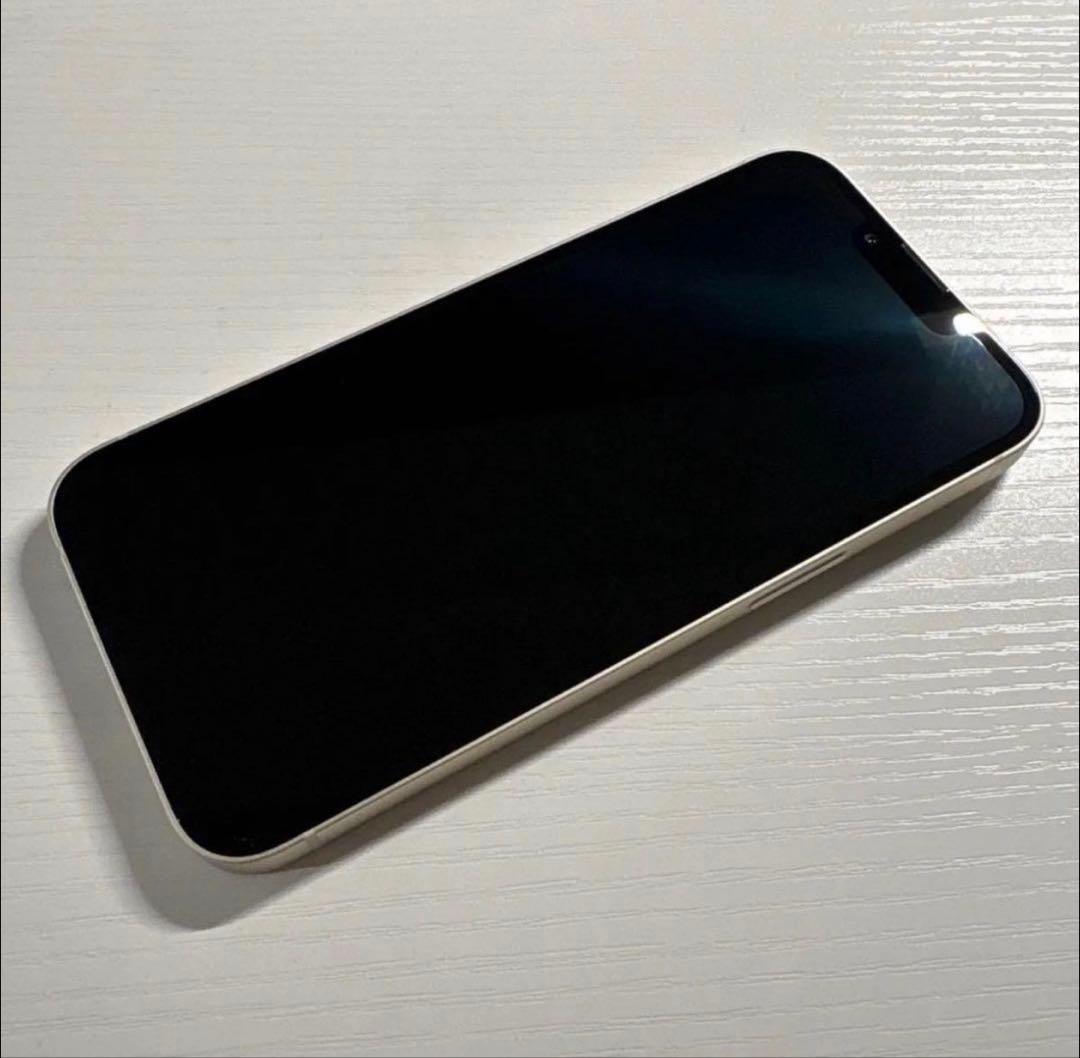 ひろ  iPhone 13 256GB スターライト SIMフリー 極美品