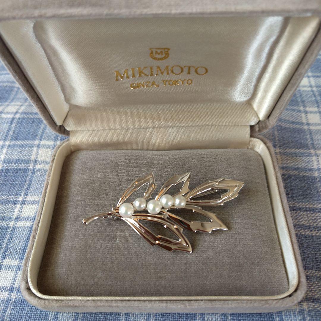 MIKIMOTO 真珠付き葉型ブローチ