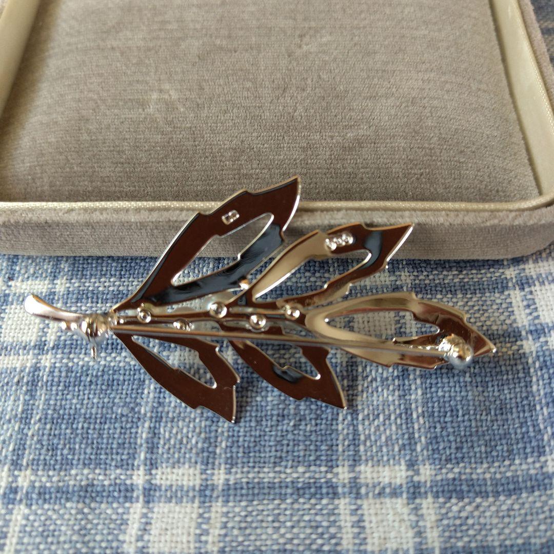 MIKIMOTO 真珠付き葉型ブローチ
