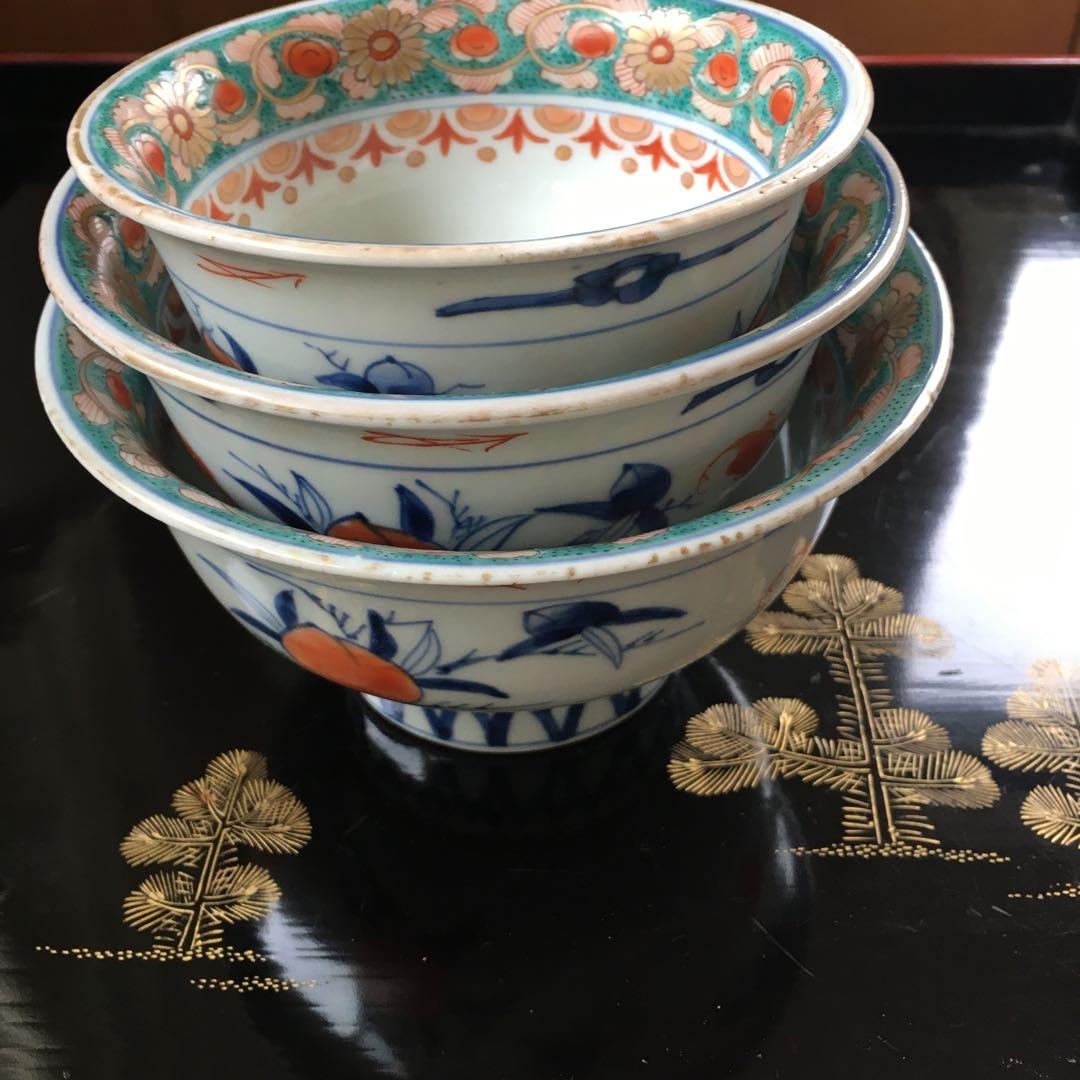 古伊万里　金彩色絵　菊唐草、瓔珞文、桃の図　三つ組鉢