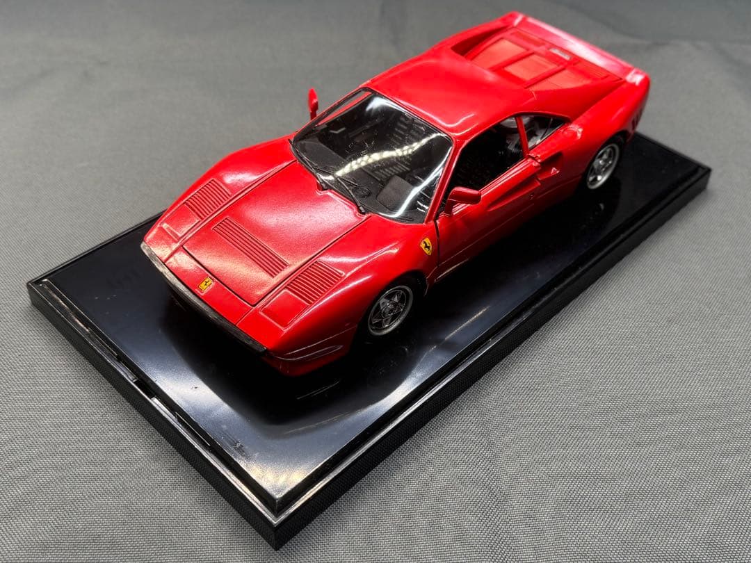 Ferrari 308 1/18スケール ミニカー