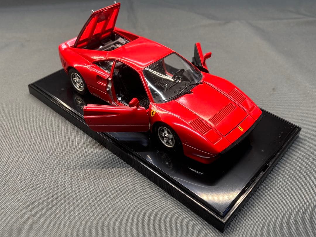 Ferrari 308 1/18スケール ミニカー