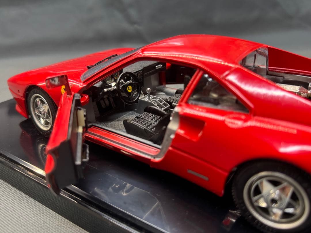 Ferrari 308 1/18スケール ミニカー