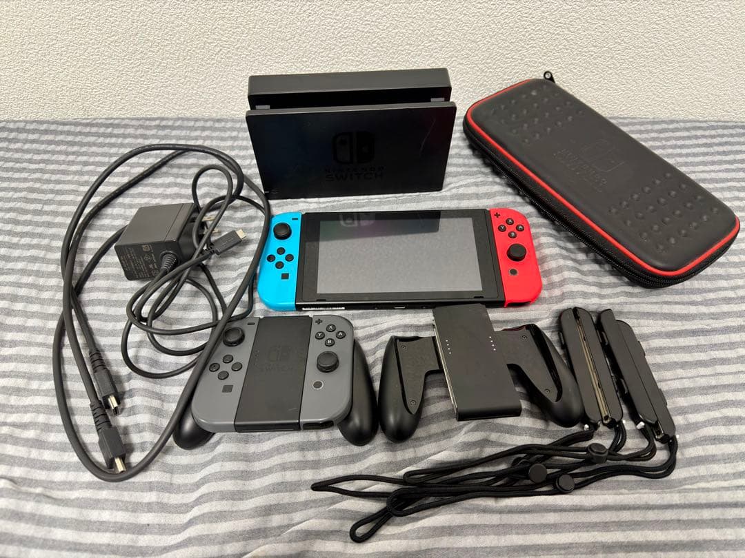 Nintendo Switch 本体 Joy-Con 合計2セット！ケース付き