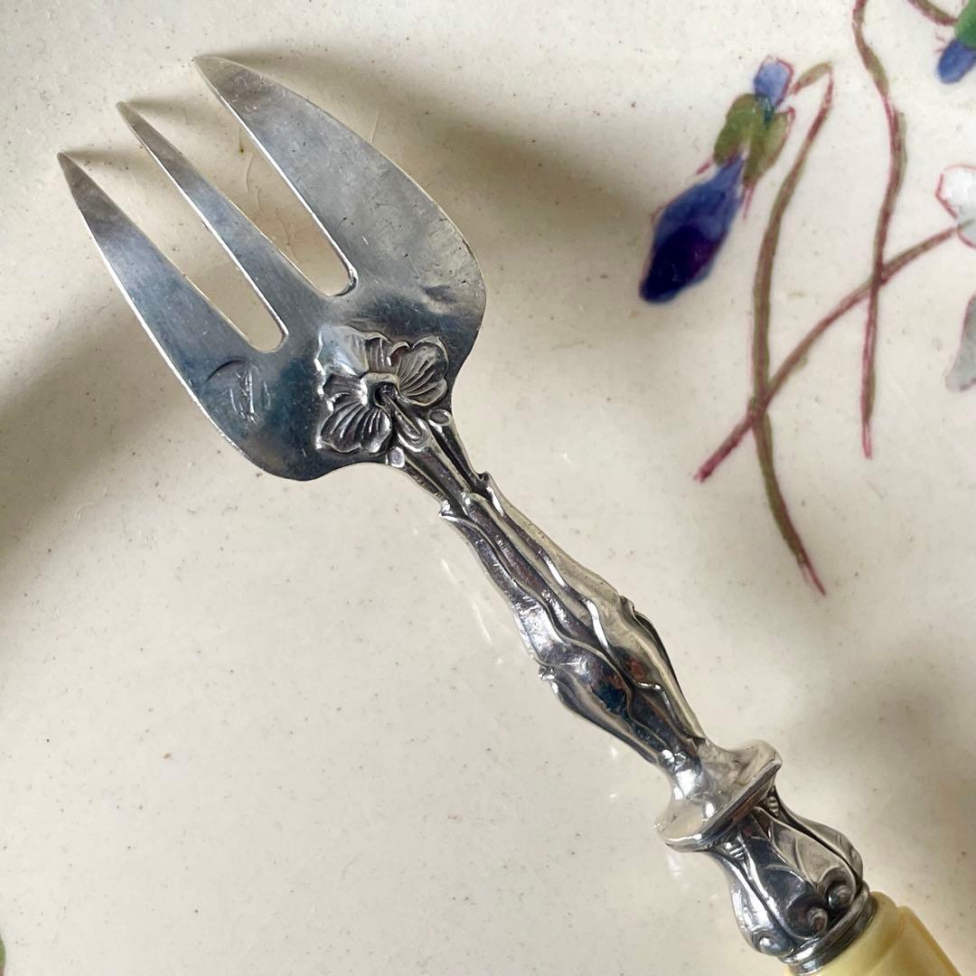 アンティーク　純銀製オイスターフォーク2本&ナイフレストピュイフォルカ3点セット