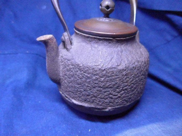 鉄製テクスチャー仕上げの鉄瓶