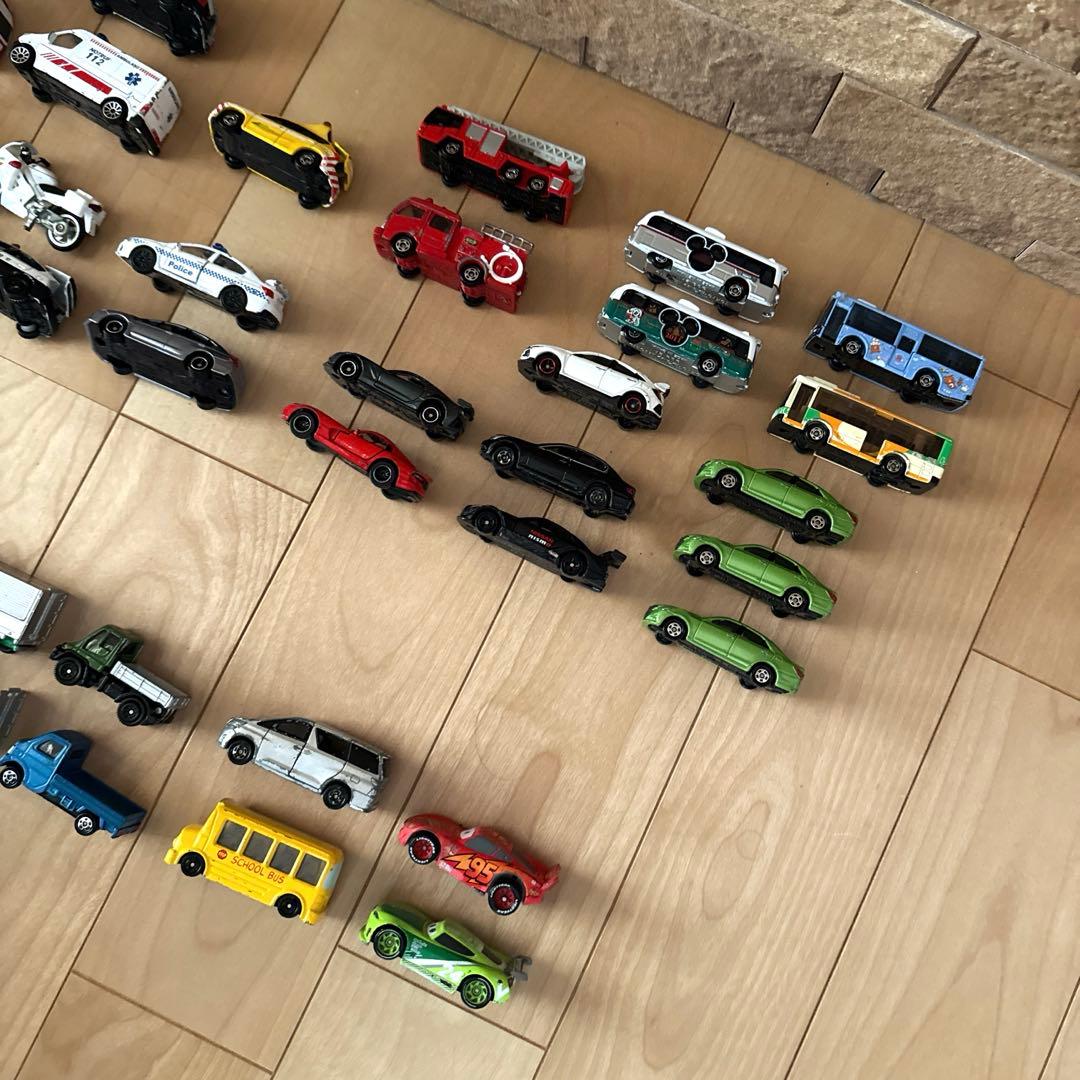 トミカ ミニカー まとめ売り 52台