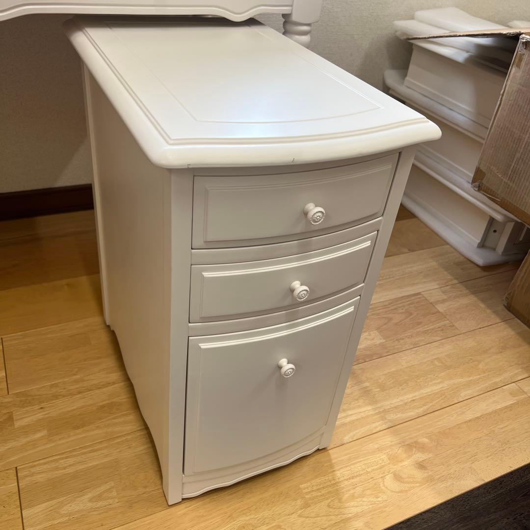 専用ページ名古屋市内お届無料椅子二脚セットりりーホワイト引き出し3段シャビネット
