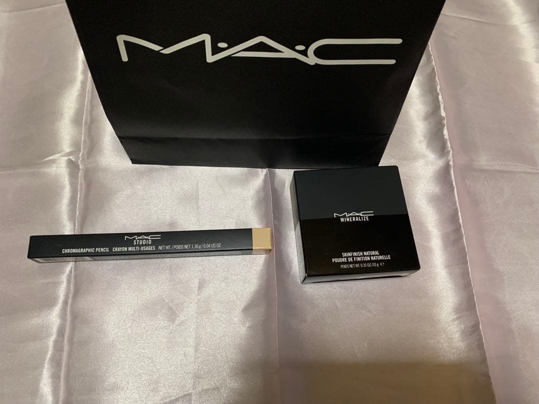 MACスタジオクロマグラフィックペンシル ミネラライズスキンフィニッシュ