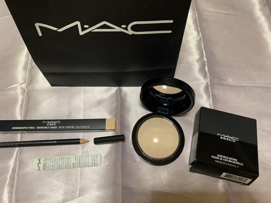 MACスタジオクロマグラフィックペンシル ミネラライズスキンフィニッシュ