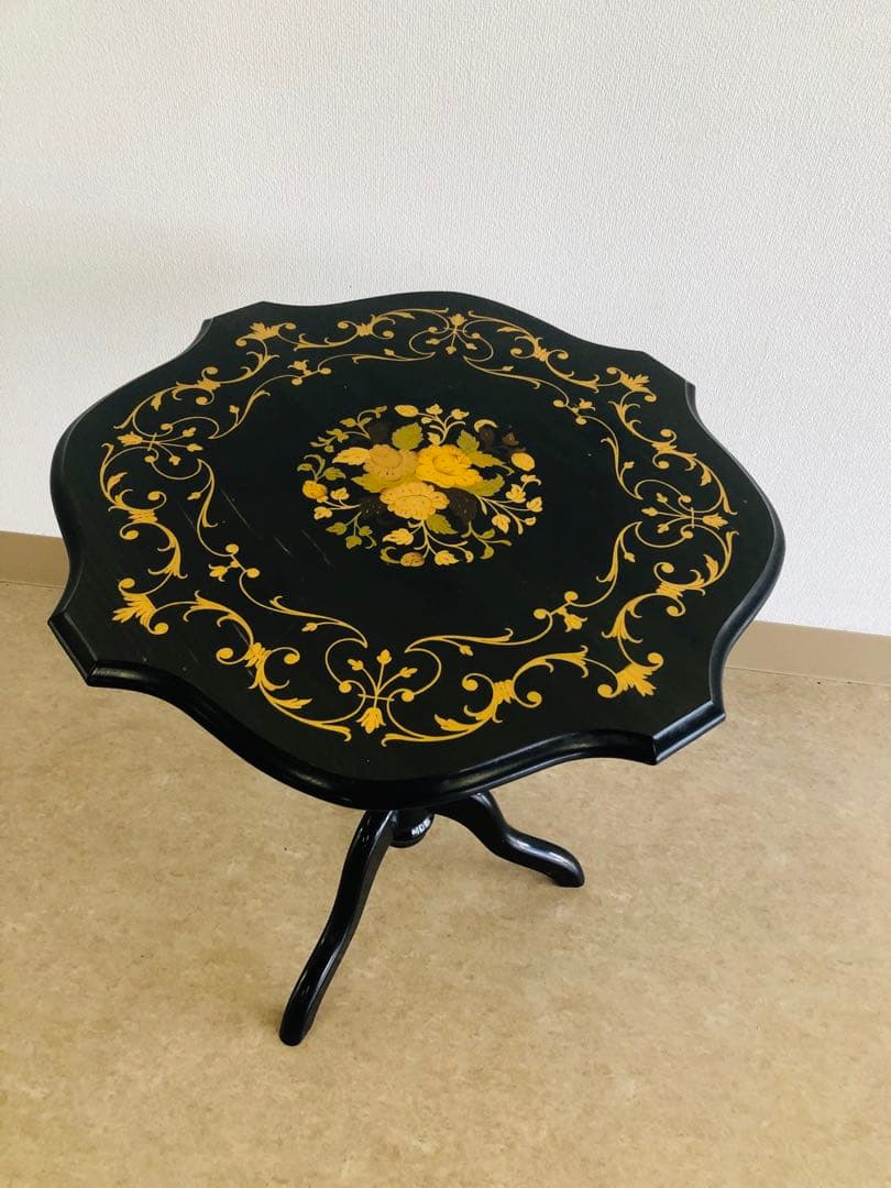 イタリア家具　アンティーク　サイドテーブル　花台