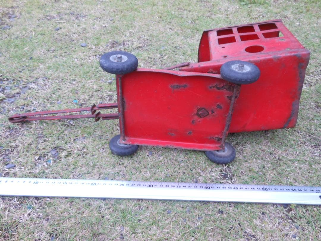 赤い トライアングクレーン　移動式クレーン　モバイルクレーン