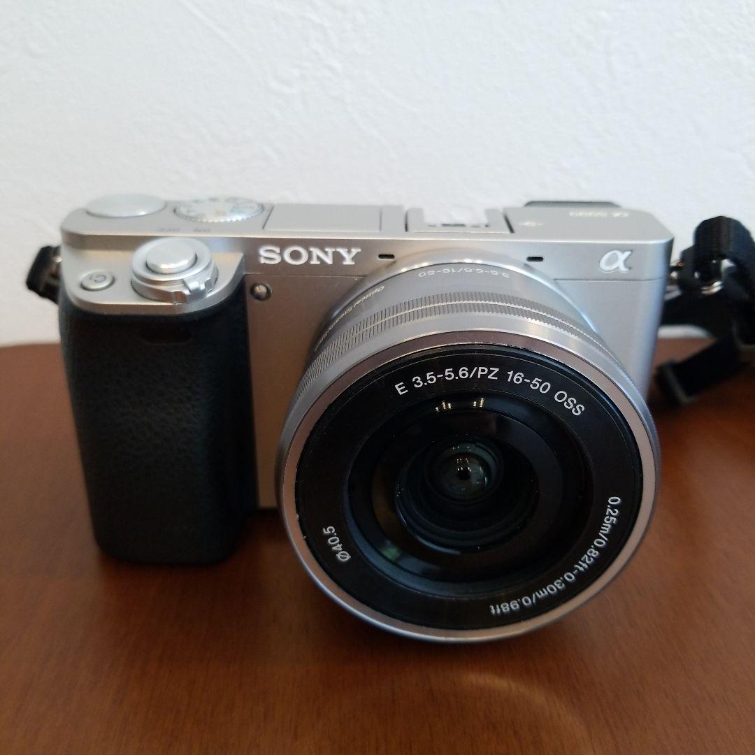 SONY α6000 ILCE-6000Lミラーレスカメラ16-50mmレンズ付