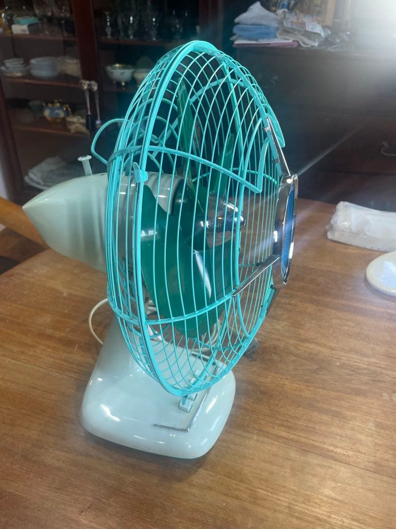 DarkGreenの涼しげな羽根 暑夏をecoに乗切る東芝扇風機　Grn2tne