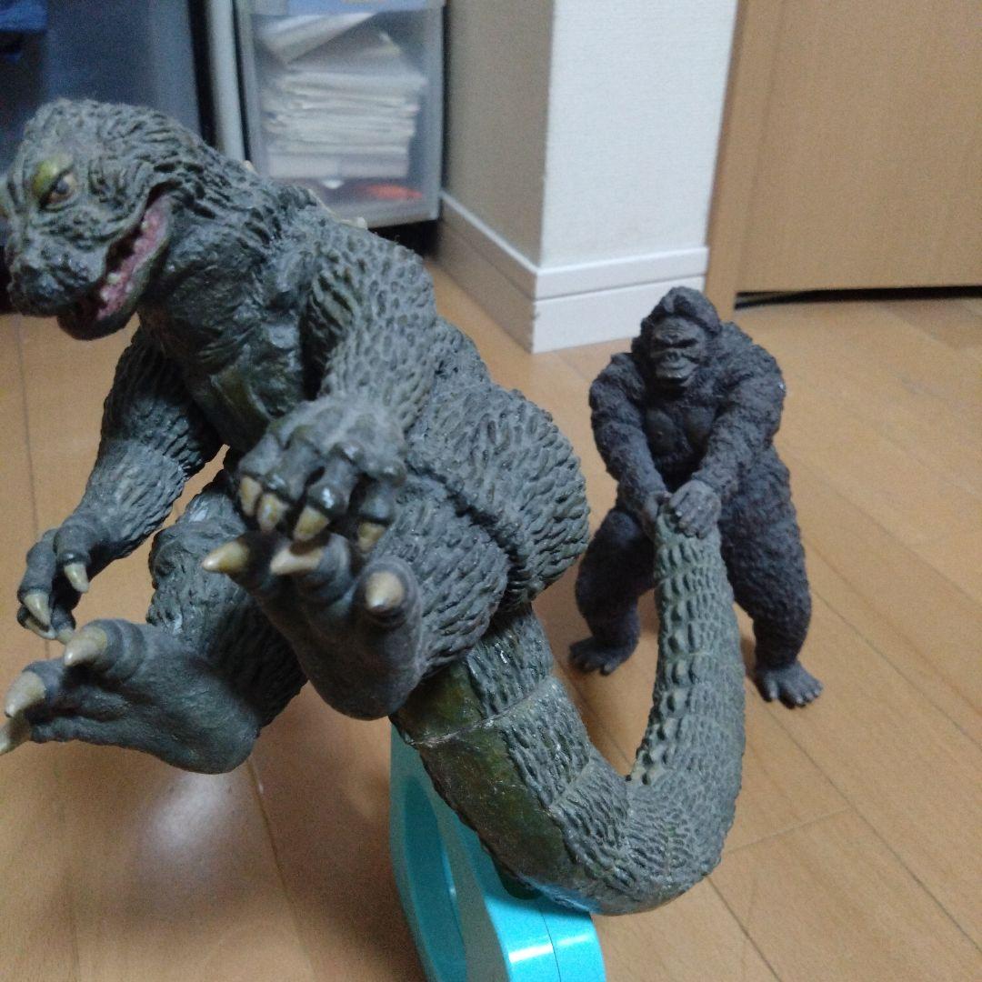 ゴジラフィギュア 約30cm スタンド付き