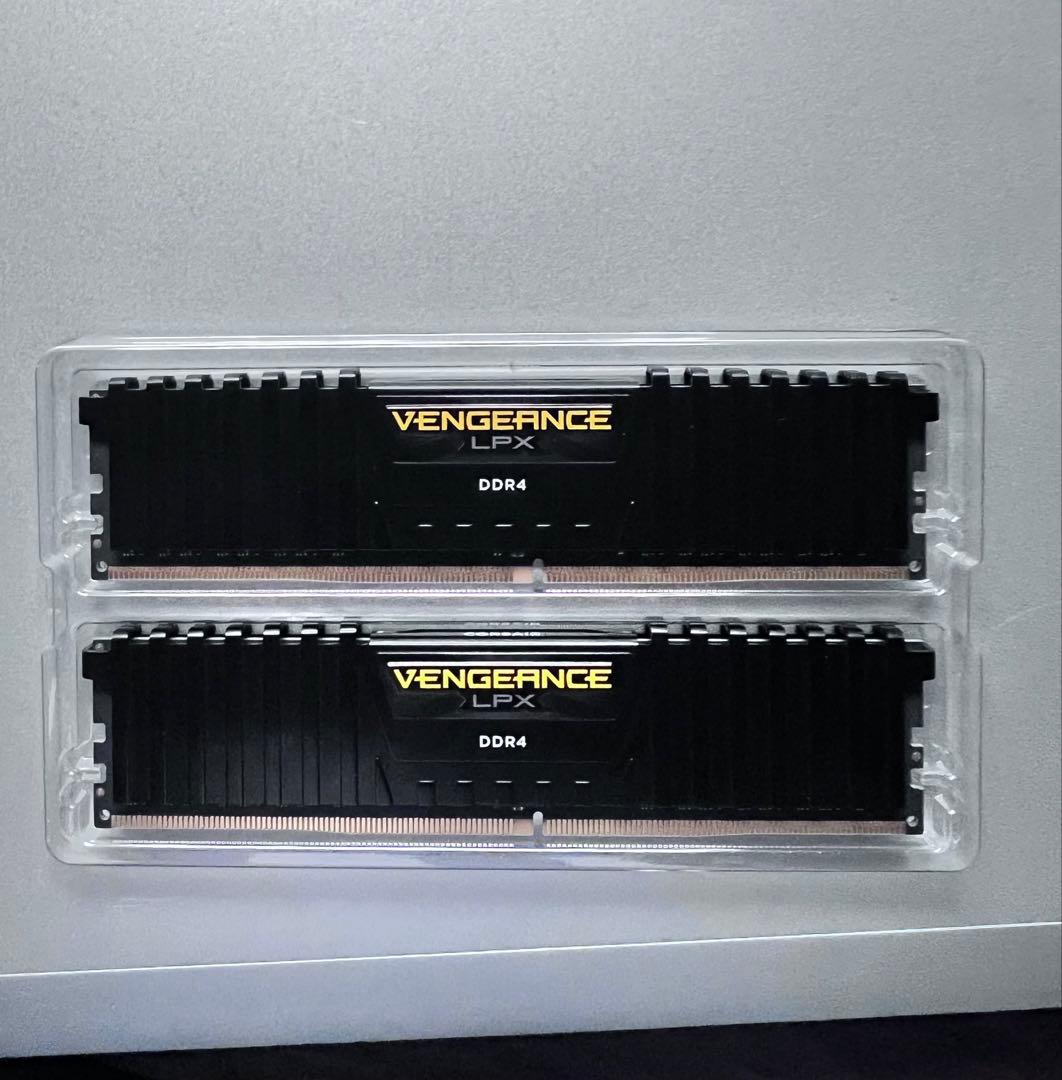 メモリー Corsair DDR4 16GB(2x8GB)2666MHz