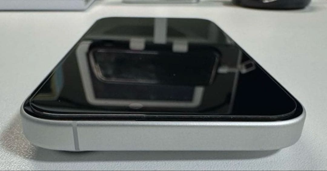 【美品】Apple iPhone16 128GB SIMフリー